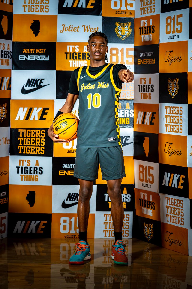 _AbreyRobinson's tweet photo. #Year2🏀 https://t.co/hQtNQvIGT5