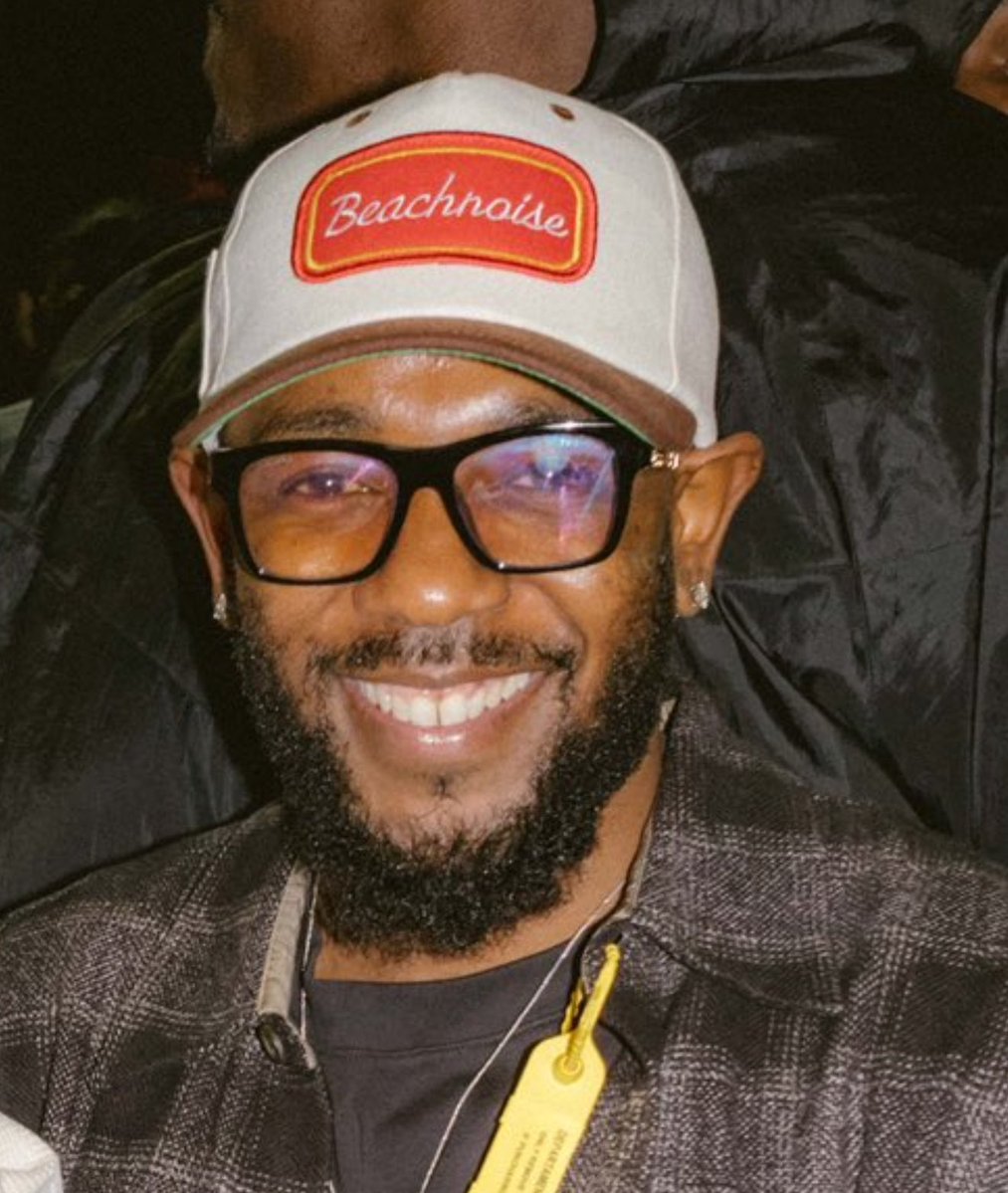 PhucShuMeanMane's tweet image. The whole industry been in shambles 

Everybody fugazi, I'm just changing the channel