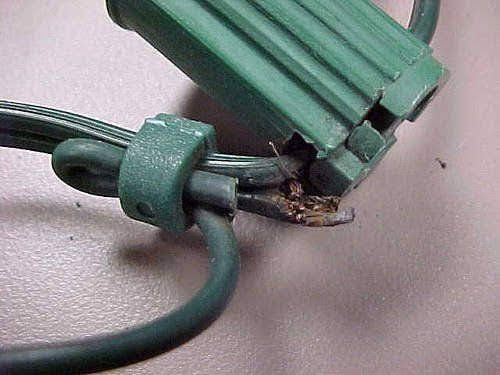 DubFireBrigade's tweet photo. #BeSafeAtNollaig

We're asking you to check your Christmas lights for any damage.

Always buy your Christmas lights from a reputable seller, and look for the CE mark before purchasing.

@FireSafetyIre
#FireSafetyIRE #STOPFire https://t.co/Yf2nNX9V3I