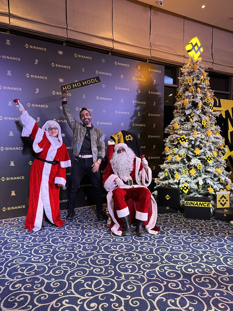 MitriDjoe's tweet photo. @binanceaeabic #merrybinancelb https://t.co/X6apNSf772