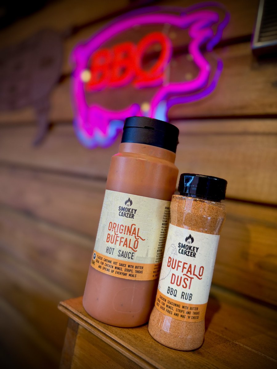 TheSmokeyCarter's tweet image. Dream team combo! Buffalo wings on the @KamadoJoeUK with @Bigkproducts #buffalowings #chickenwings #wings #buffalosauce #hotsauce