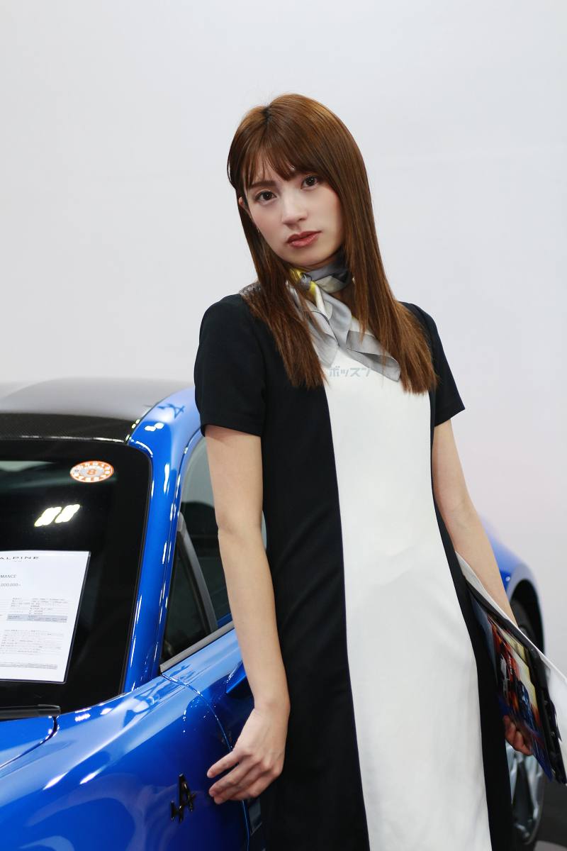 domebosun's tweet photo. ルノーの女神ことseika
@SeeikaSeika 
#ジャパンモビリティショー福岡 
せっかくアルピーヌA110の前でΣp[【◎】]ω･´)せてもらったのに活かせずΣ(ﾟДﾟ；≡；ﾟдﾟ)
どう撮りゃいいんだろうね(°-°；)
モデル大きく、ロゴか車をもっと入れたいんだが(;'∀') https://t.co/GijvWoz0Pb