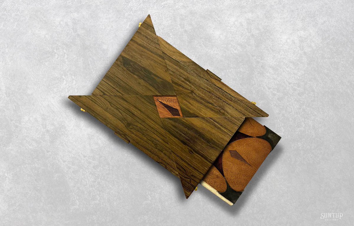 Numbered &amp; Lettered editions of THE HELLBOUND HEART by Clive Barker are now available for pre-order here: shop.suntup.press/collections/in…

14 new illustrations by the author, bonus content &amp; a new afterword by @PhilandSarah Stokes.
 
All copies are signed by Clive Barker &amp; @PhilandSarah.