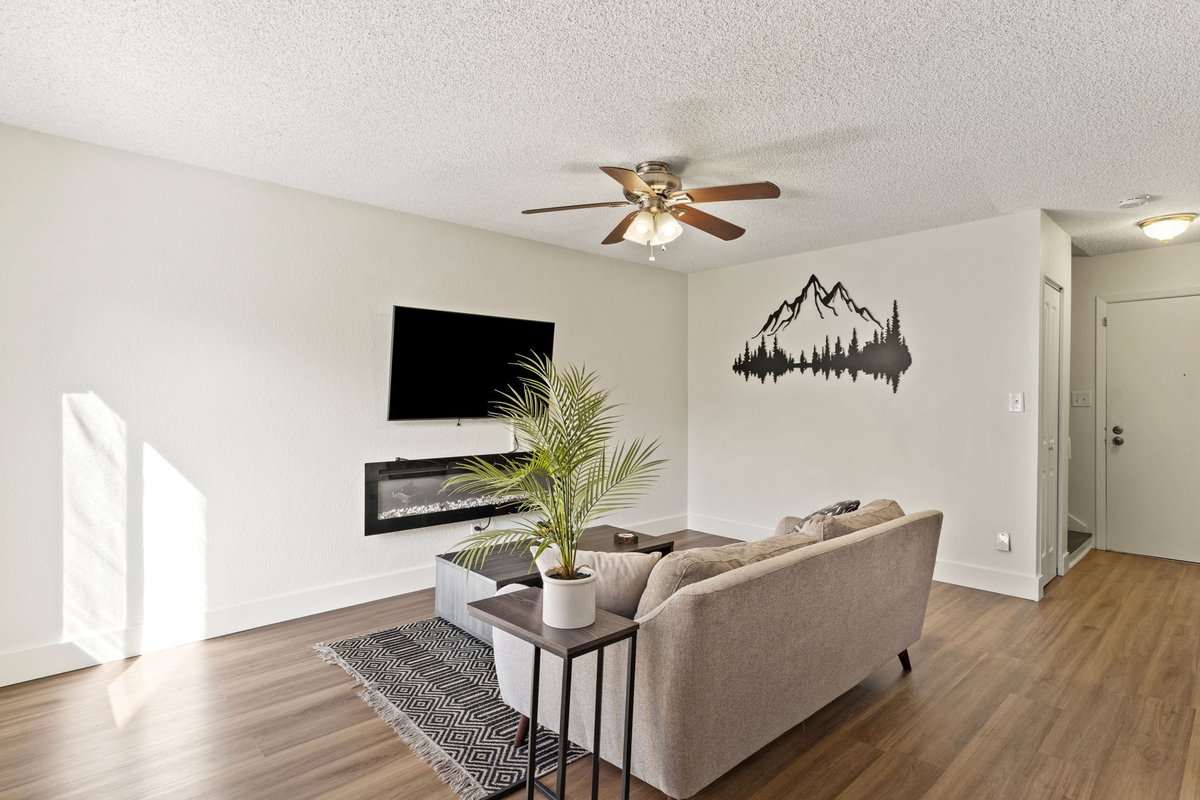 CORealEstate411's tweet photo. MOTIVATED SELLER just dropped the price to $185,000 on this 2 bed, 2 bath, 1012 sq ft partially furnished condo near the Broadmoor in Colorado Springs. Includes pool, hot tub, sauna, and more amenities. 
https://t.co/SsSz1UeK2N
Nearby: Panino's Restaurant, Burrowing Owl, Omelets Etc, Stratton Open Space, Bear Creek Dog Park

#SkywayCondos #ColoradoSprings #PriceChange #SouthColoradoSprings #Southwest #COShomes #COSrealestate #BestPlacesToLive #Furnishings #MoveInReady #ColoradoCondo #Springs411 #SpringsRealEstate #COScondo #Walkable #PropertyInColorado #SkywayCondominiums #InvestorSpecial #MotivatedSeller #ReducedPrice #NowAvailable #ImmediateMoveIn #CondoForSale #ElPasoCountyCondo #ElPasoCountyHomes #LocalRealEstate #RealEstateUpdate #CoSprings #Homes80905 #BroadmoorAreaHomes #ResidentialRealEstate #DealAlert #SpringsHomesForSale #ColoradoProperty #SkywayCondo #SkywayColoradoSprings #BHHSlisting #BerkshireHathawayListing #RealtorToby  #RealEstateHighlight #ColoradoLife #TimeToMove #COScondominium #CondoLife #SkywayCondoForSale #935SaturnDr