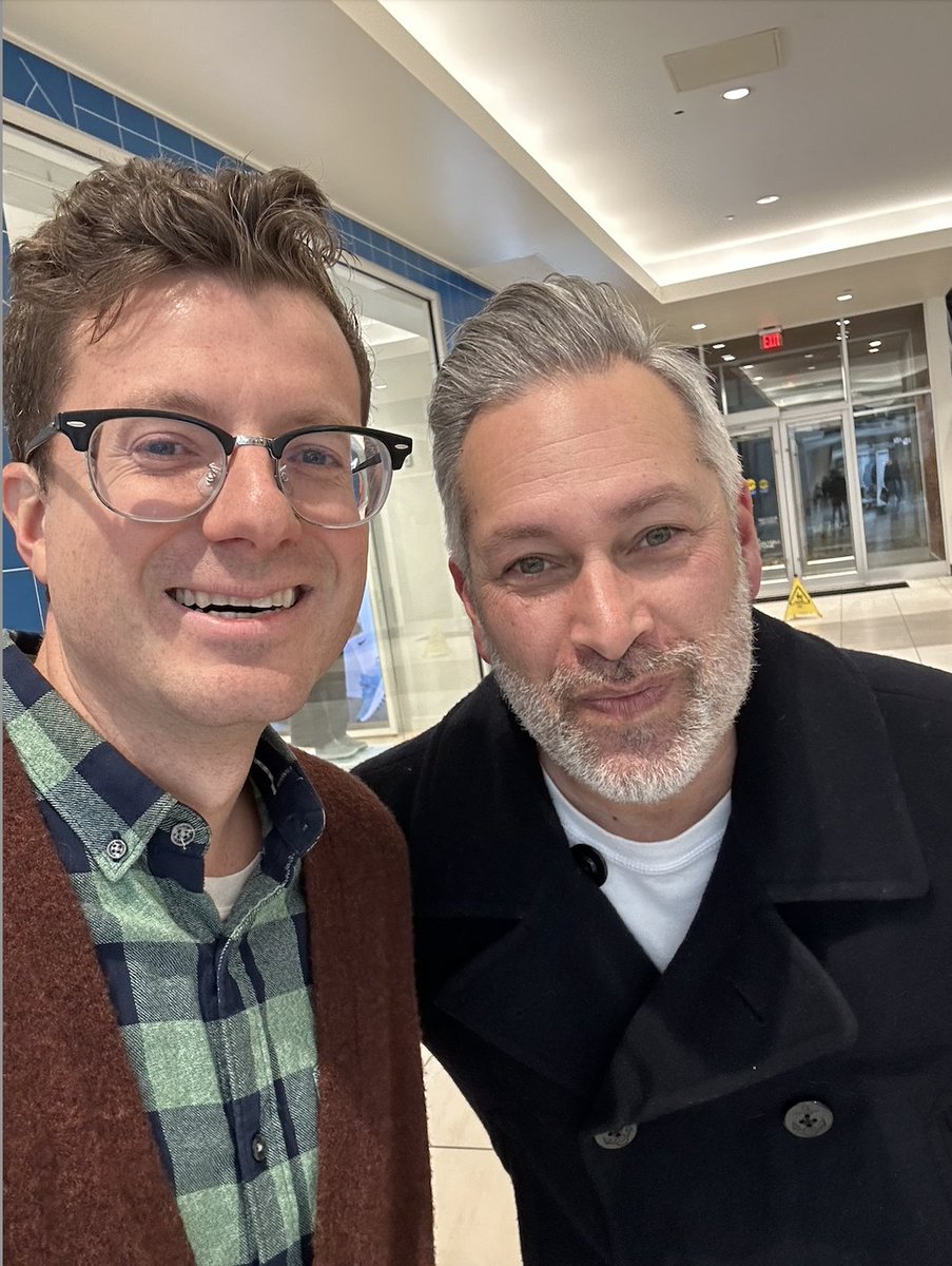 Logandan's tweet photo. Sent my brother (@leviwatson ) this selfie yesterday, bumped into an artist we both love (@ronniejmartin )... https://t.co/f4IcdZdT3i