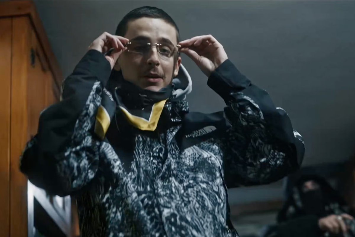 iwantlambo's tweet photo. hyperliquid spending $240m on buybacks when their moat is basically vibes of a small group of degens on ct is wild

even spending $50m of that on elite marketing with like ronaldo or timothee chalamet would’ve created more long term value than buying back a chart that is down 60% https://t.co/4xEhTH8Xlz