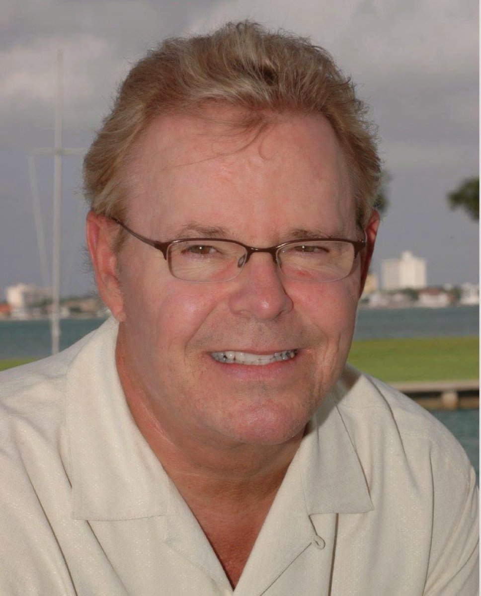 Dan Zanger Yöntemi: 11.000 Doları 42 Milyon Dolara Dönüştürmenin 5 Dersi

1. Hacim, Piyasanın Gerçeklik İlacıdır

Fiyat yalan söyleyebilir, ancak hacim asla söylemez. Bir hisse senedi ortalamanın %200-500 üzerinde devasa bir hacimle yükselişe geçtiğinde, bu kurumsal paranın