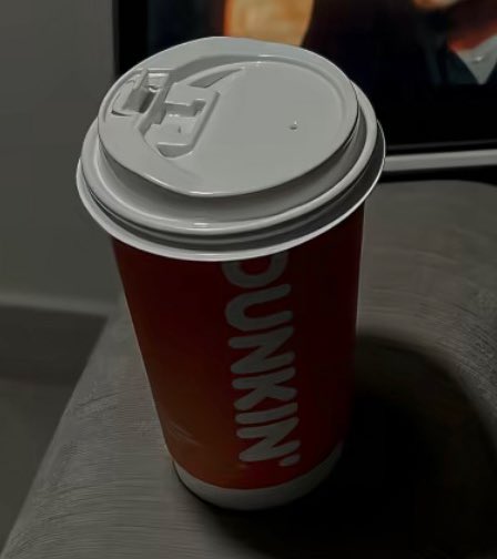 al_kod_1's tweet image. @DunkinDonutsKSA هوت شوكلت دانكن مع شوت اسبريسو مو طبيعي •• لذيذ لدرجة الادمان 🫠
حطوها بقائمة ترند الشتااء 💪🏻