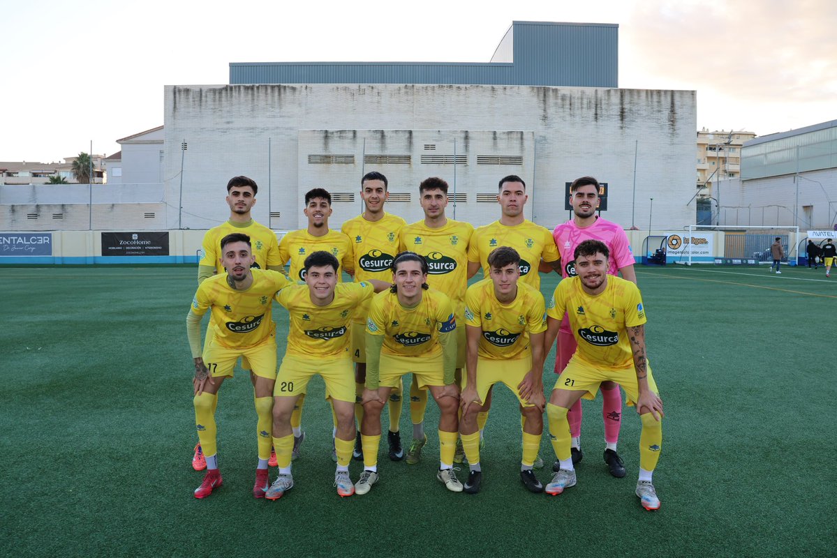 📸 NUESTRO ONCE INICIAL 😏💛💙

🔵CP MIJAS LAS LAGUNAS 🆚 CD HUÉTOR TÁJAR🟡     

#NuestrasRaícesNuestroSentimiento #CDHuetorTajar #TerceraRFEF