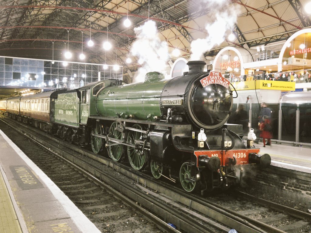 RickyDW88's tweet image. The Santa Steam Express - London Victoria 🎄🎅 #steamtrain #Mayflower #train #London