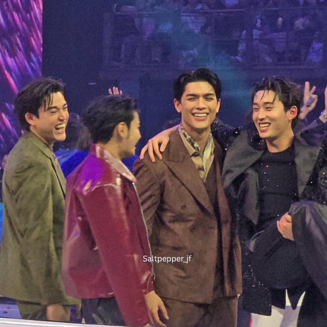 HappY JG Happy Me🥹🤏🏽🤌🏼

#JossGawin #GMMTVSTARLYMICS2025