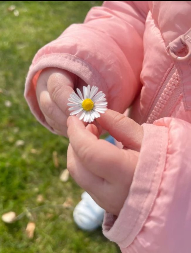 جَبَرَ اللَّهُ قَلْبَ كُلِّ مِنْ صَلَّى
عَـلَـى الـنَّبِـيِّ مُــحَمَّــدٍ ﷺ💗