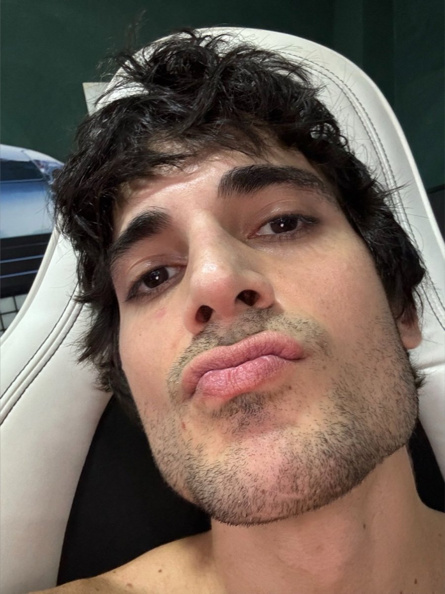 FIUK 👽 tweet media