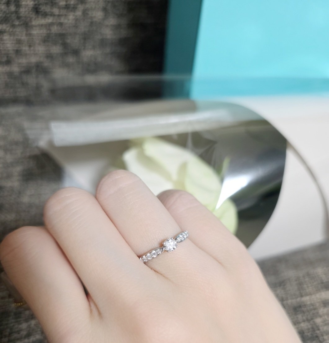 プラチナ×ダイヤの指輪とっても可愛い💍♾️✨リングの内側の刻印も