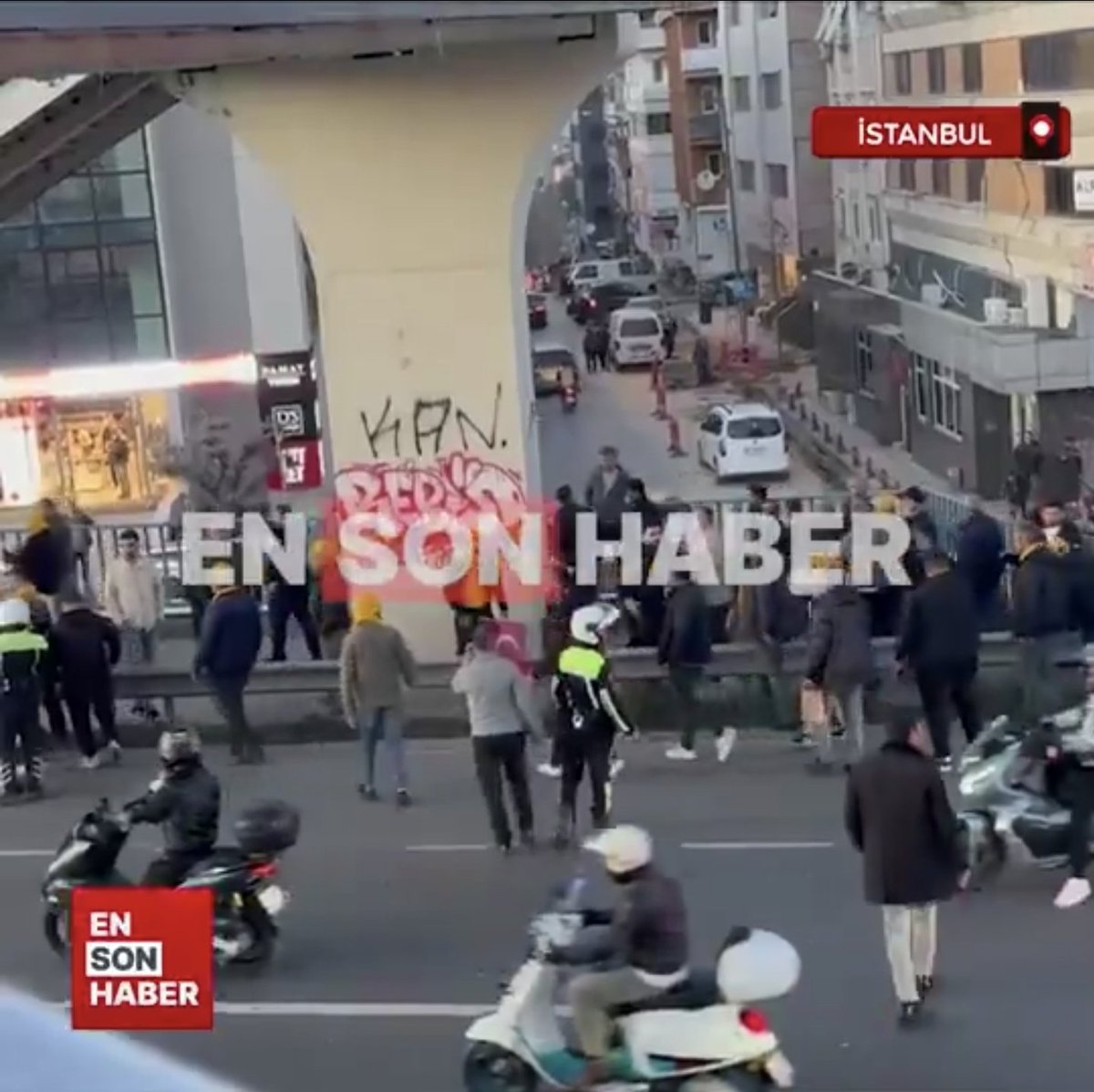 <a href="/MehmetYiginer/">Mehmet Yiğiner</a> Bu olayların müsebbibi kim?
Kanunlar mı?
Kanunlara uygun çalışanlar mı?
Kanunsuzluğa çanak tutanlar mı?
YOKSA GEREĞİNİ YAPMAYAN DEVLET, ADALET sistemi mi?
Burası Muz Cumhuriyeti olmadığına göre ADALETİ GECİKTİRMENİN, HAKKI OLANA HAKKINI TESLİM ETMENİN vakti geldi de geçiyor bile.