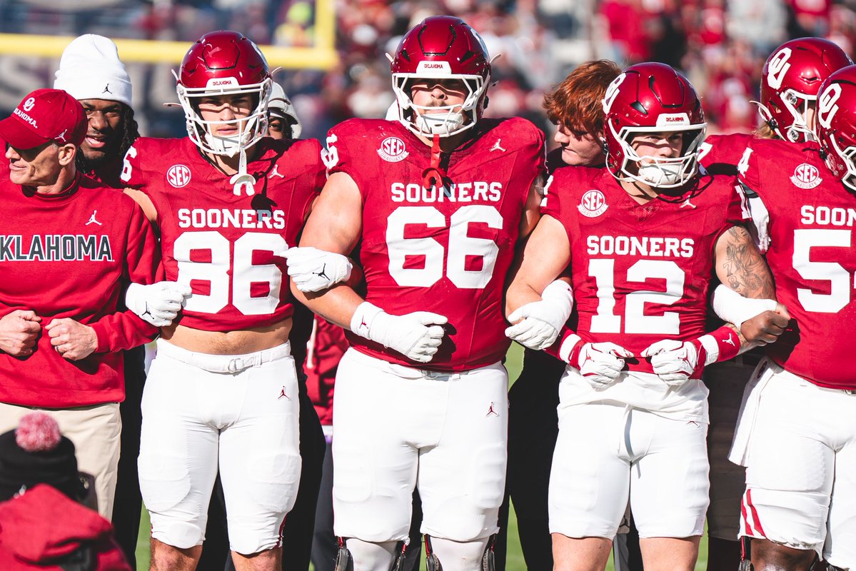 DerekSimmons66's tweet image. Thank you for everything @OU_Football and thank you to the fans. Was an amazing season and wouldn’t ask for anything more. Thank you all so much Boomer Sooner always ❤️