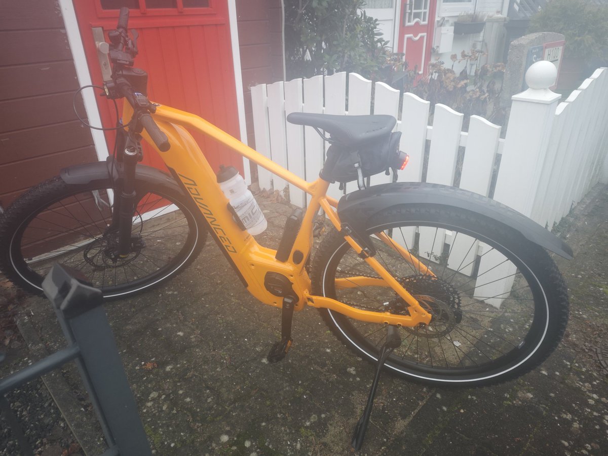 new bike to drive to work with :')