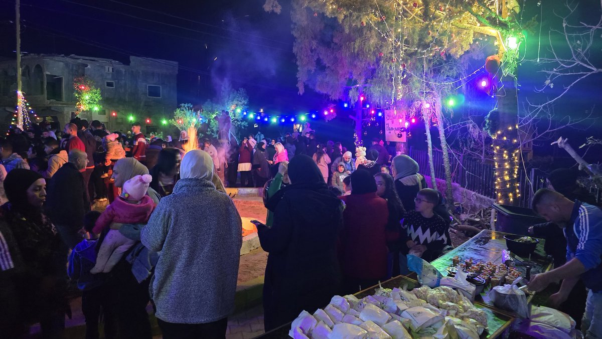 cheib1970's tweet image. دم شهدائنا  .. يرسم حياة  

هنا مدينة الخيام الحدودية في جنوب لبنان
 من بين الركام والعدوان تخرج أفراحنا المزهوة بتاج الصمود والتجذر بالأرض في أجواء اللعياد المجيدة