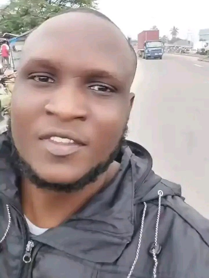 HecheJohn's tweet photo. Chuki mnayojenga mlipuko wake utakua wa kishindo kikubwa mno..

Mlipomteka Mdude, Soka , Ben Saanane na wengine mliamini kila mtu atajificha ndani na kunyamaza…

Sasa wanaongea mpaka Wazee..
 
Kufikiria kwamba mtachukua watu mpaka wote wawapigie magoti ni kujidanganya mno..

Kama Hitler, na madikteta wengine hawakufanikiwa kwa mbinu hii, historia inatuambia kwamba hakuna anaeweza kushinda kwa kujaza watu hofu..

Muachieni huyu kijana Nicodemus Julius Loyore.