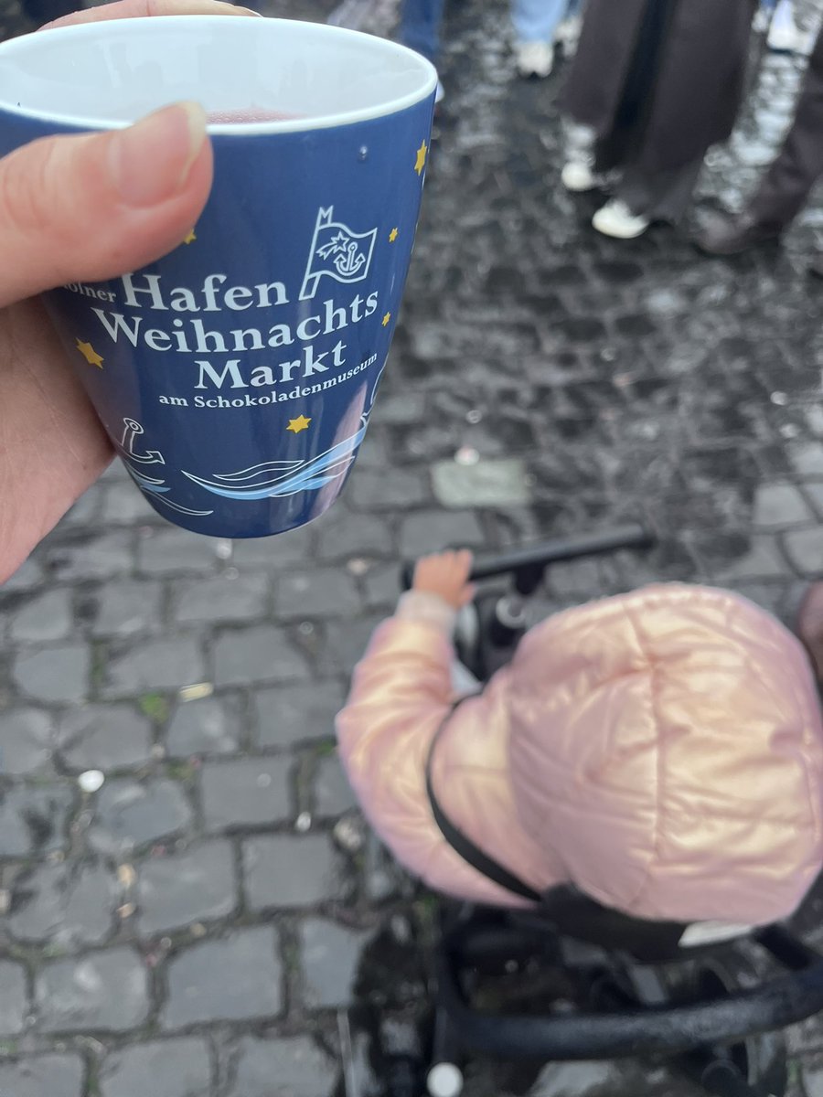 Kygie julle wat nie kinders het nie, go to all the Xmas markets, drink all the glühwein, visit every stall and bask in the ambience without a tiny person screaming, crying, complaining or trying to get trafficked by bolting out if the trike at a whiff of freedom while you can.