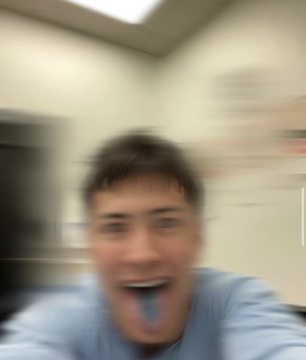 sarah 🏒 tweet media