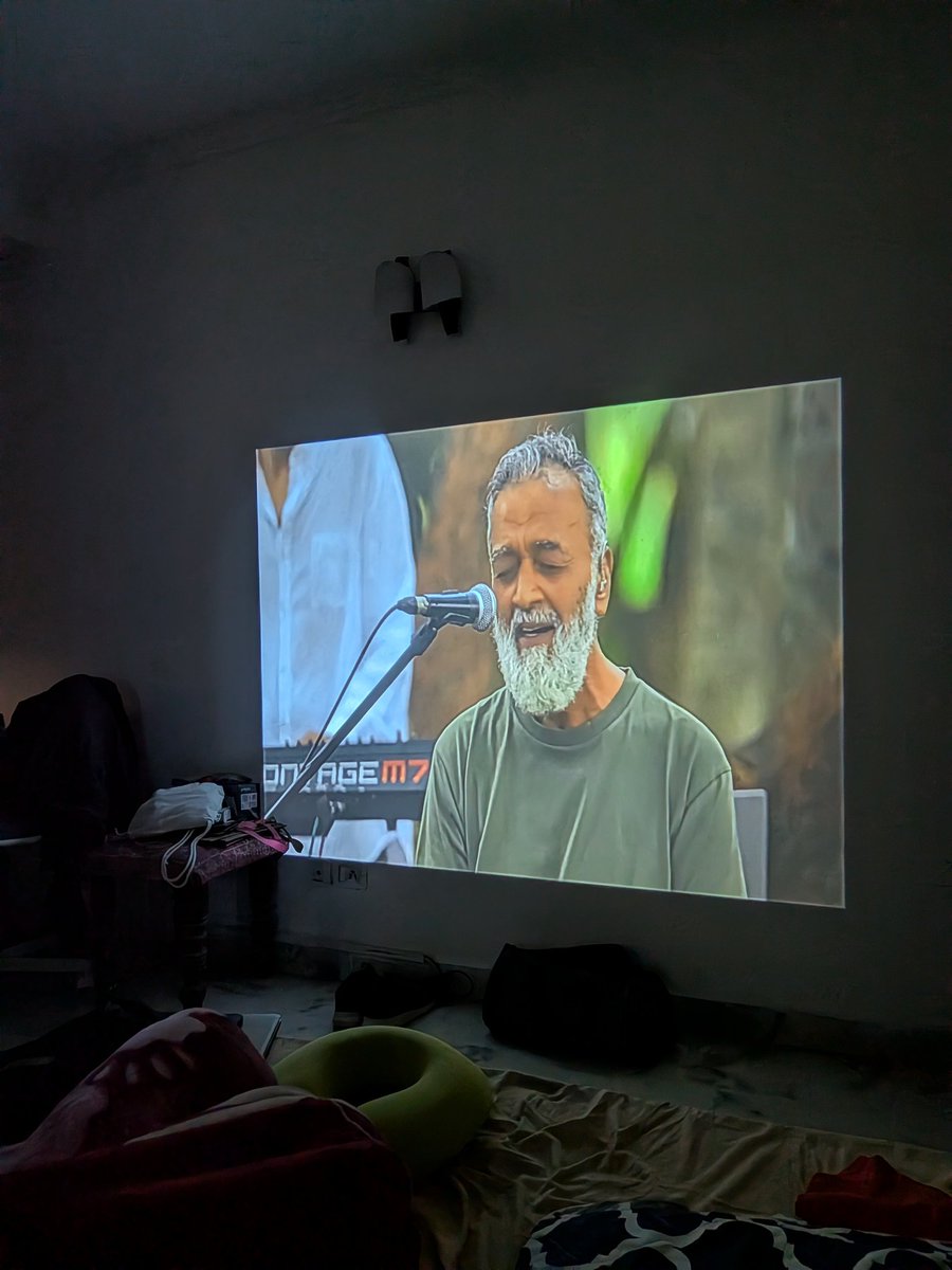 akash 𓅰 tweet media