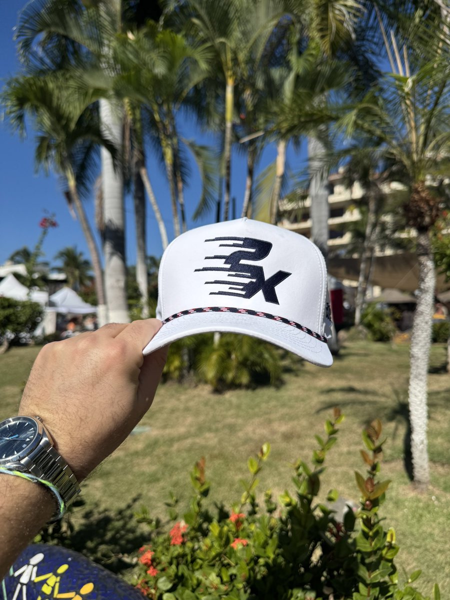 derms115's tweet photo. Happy holidays from Puerto Vallarta, champ  @KyleLarsonRacin @mrs_klarson https://t.co/ncbOtZexD4