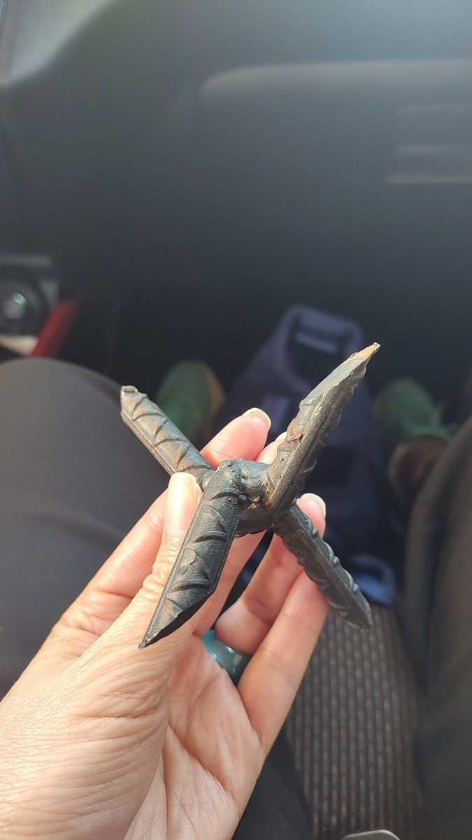 PoisonedOlives's tweet image. Qué chingados Acapulco!? Necesito un bolillo!  Nos acabamos de encontrar la Av. llena de estas madres! A ver si no me da la "Diabetis" 😵‍💫 #Acapulco