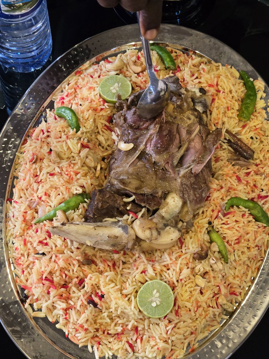 BashirAhmaad's tweet image. The very first plates of Mandi rice served at Mandi Place, Kaduna. The restaurant is officially open to the public today at the SAIHA Mall, Tafawa Balewa Road.