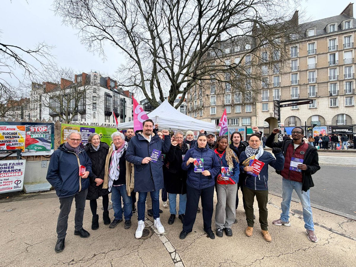 NouvelleNantes's tweet image. Dernière salve d’actions de la campagne municipale pour cette année 2025 ! Présents sur les marchés et dans les quartiers populaires pour parler de nos mesures pour le pouvoir d’achat et contre les discriminations. 

Rendez-vous en 2026 pour construire une Nouvelle Nantes !