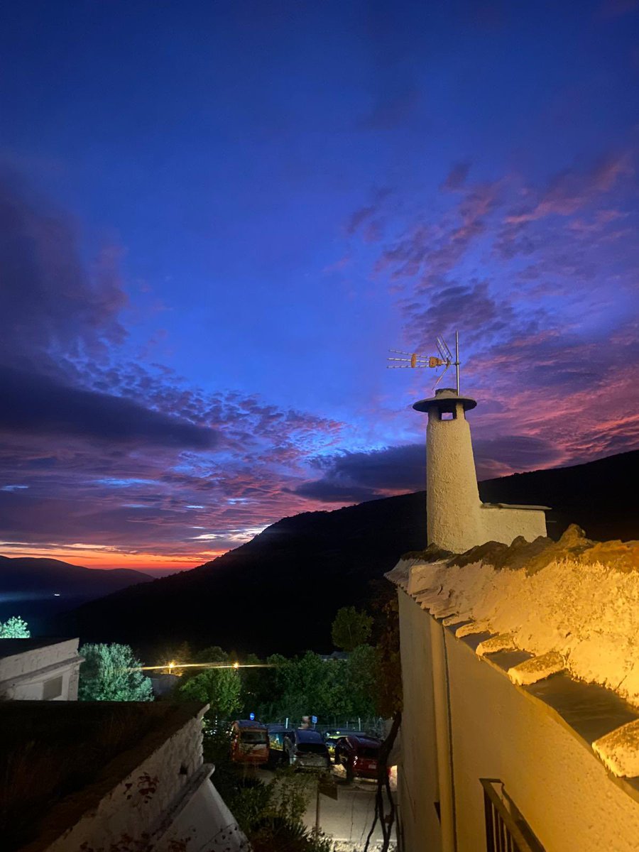 ✨Atardeceres alpujarreños. 

📍Capileira 

alpujarraexperience.com

#alpujarra #alpujarraexperience