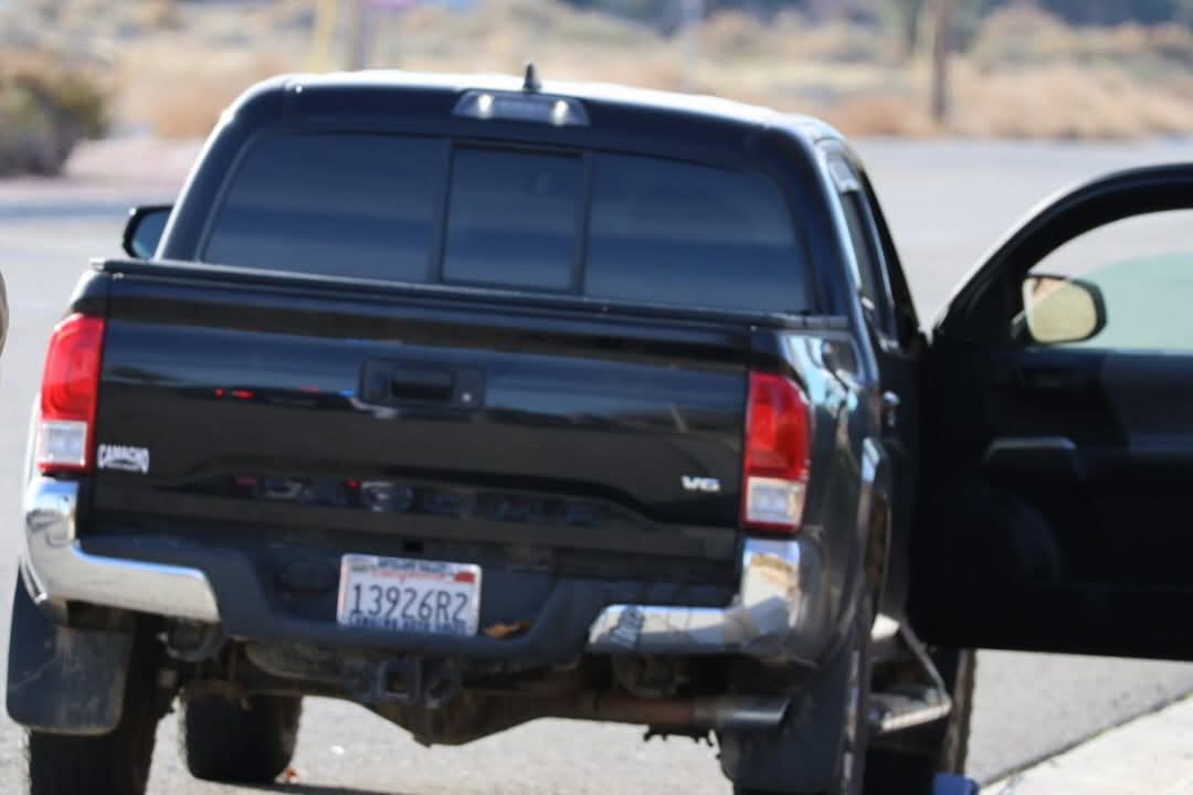 PURSUIT 

CHP in pursuit Divsion Street and Avenue H....black pickup truck fled from a traffic stop.....additional units enroute code 3

UPDATE: eastbound on Avenue H from Division Street 

UPDATE 2: southbound 20th Street East from Avenue H

UPDATE 3: vehicle stopping 20th