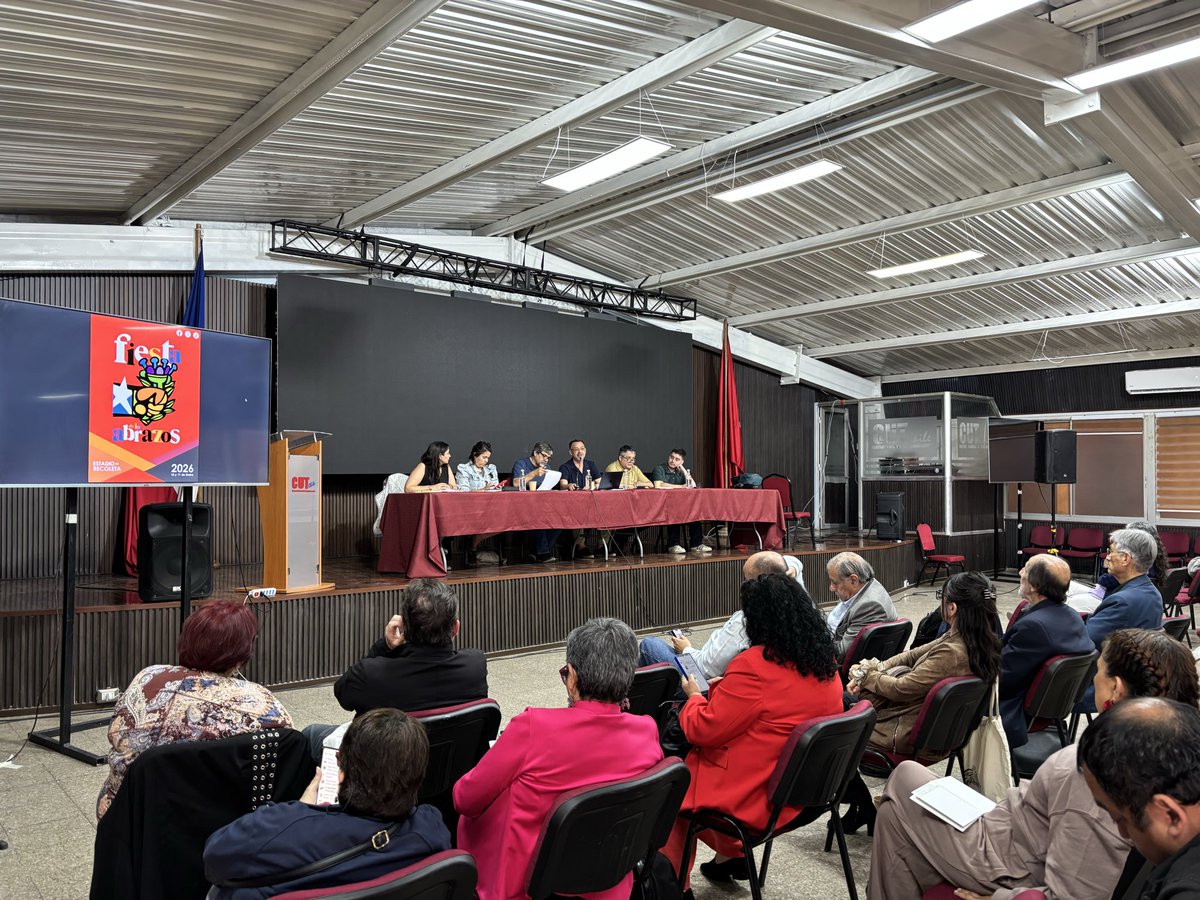PCdeChile's tweet photo. Durante esta jornada se realiza el X Pleno del Comité Central, espacio de reflexión y debate sobre el escenario político, el análisis post elecciones y la proyección del Partido Comunista hacia 2026. https://t.co/7Ca2HrSvRm