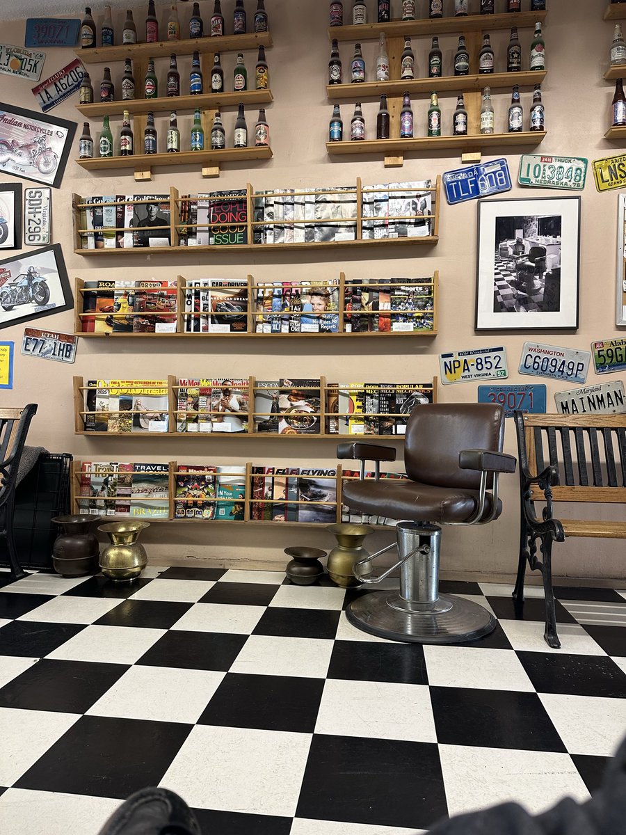 BowTiedMutt's tweet photo. Saturday morning vibes 

Trip to my barbershop that’s been in business since the 80s

Latte at new local coffee shop run by a young couple

Support your neighborhood https://t.co/vS2Les2vxt