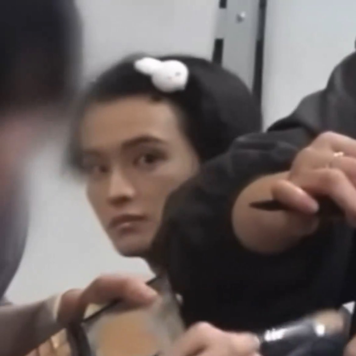 : ตัวเอง เห็นกิ้บหนูปะ
: พี่ ไม่เหนนะ คับ ._.