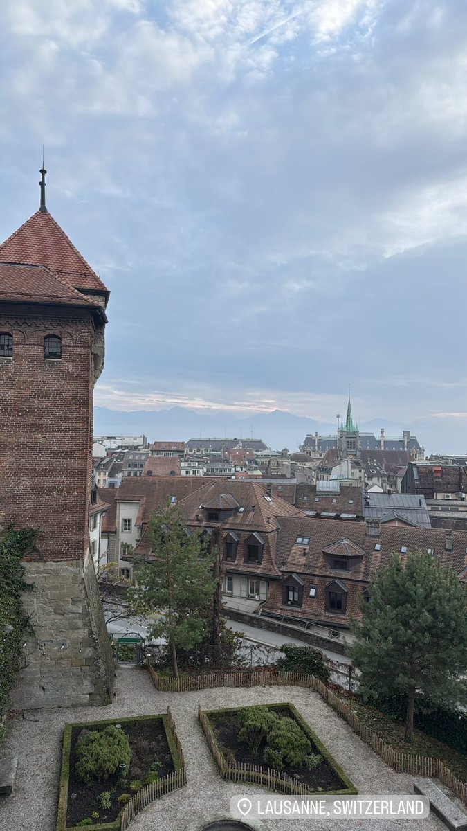 _unum's tweet image. I fucking hate gothic cathedrals 🥰 🏔️🇨🇭❗️❗️❗️❗️