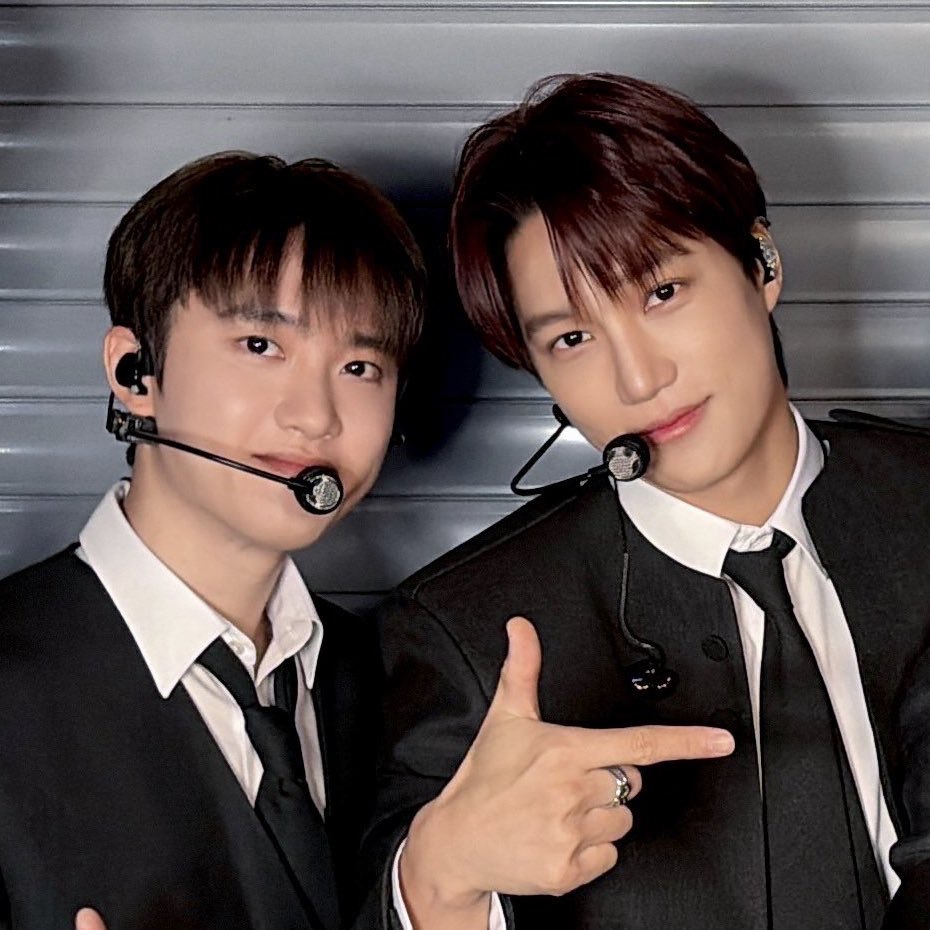 m ✷ re7 tweet media