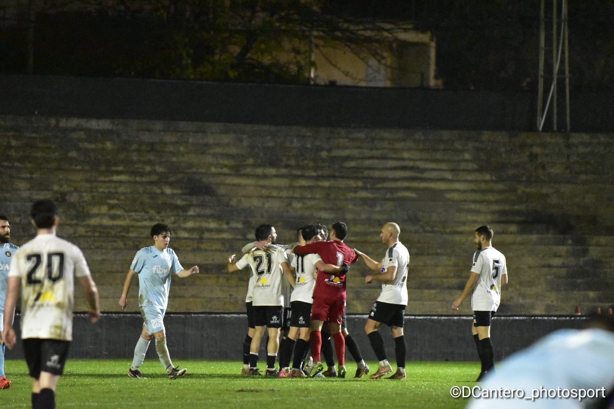 🔚 Finaaal!

CE Constància 3 - Llosetense 0 

Gols:

⚽️ Agus Giaquinto

⚽️Joan Toni Socias

⚽️ Miquel Llabrés 

#CreixemAmbTu