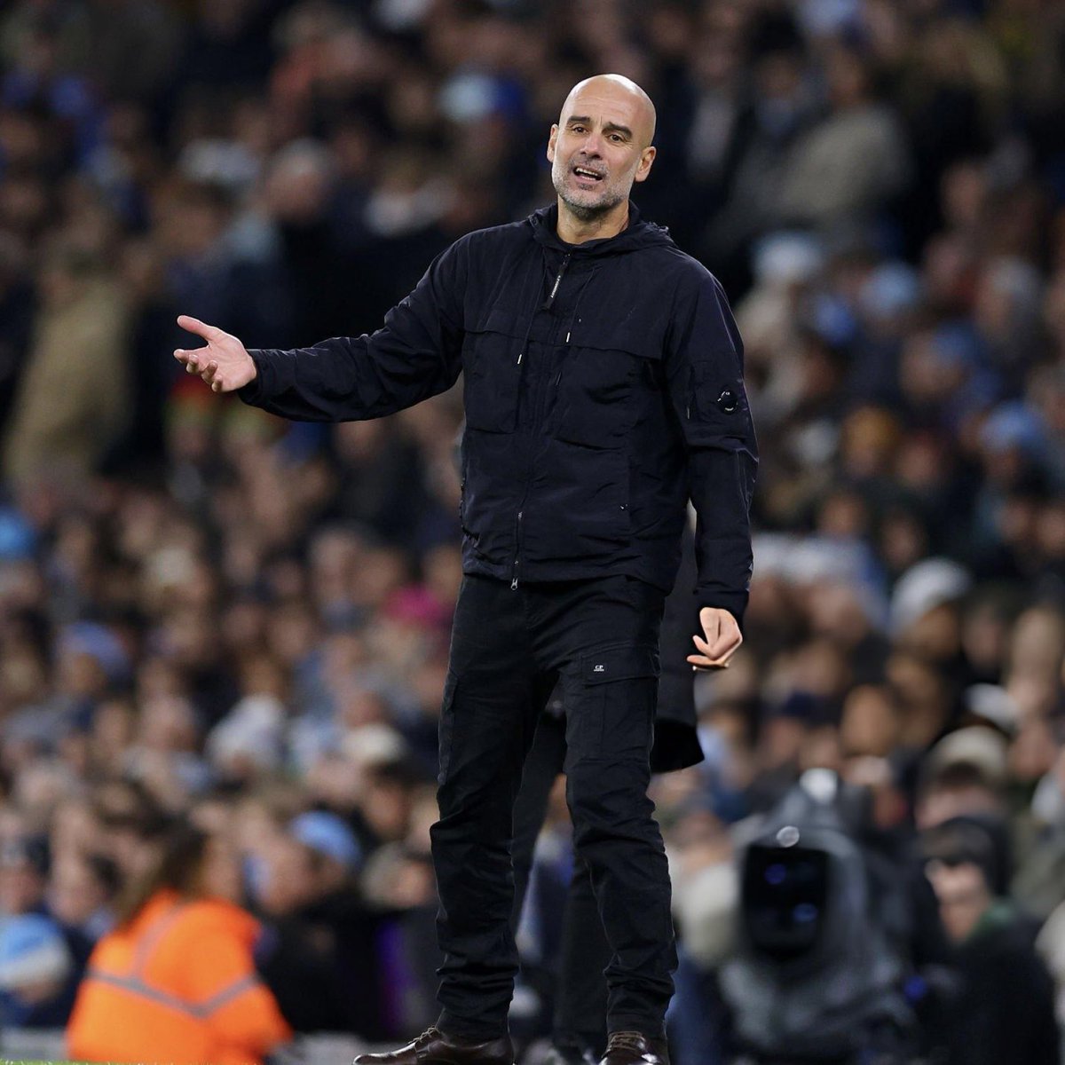 cityreport_'s tweet image. Pep Guardiola: “I'm NOT happy with Bernie. 

He's my weakness, my favourite one, but today I'm not happy with him…” ❌