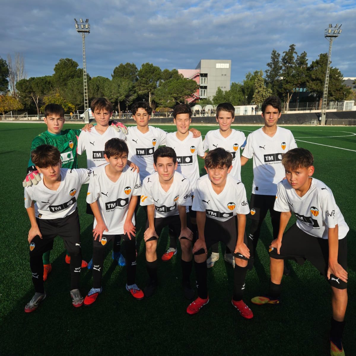 Academia_VCF's tweet photo. 🦇 RESULTADOS 

2️⃣  @KelmeCF A 
0️⃣  #VCFJuvenil 🅱️
📝  J 15 | G VIII | Liga Nacional

2️⃣  #FVCFInfantil
0️⃣  UD Oliva
⚽️  Víctor, Rubén
📝  J 14 | Lliga Autonòmica

0️⃣  #VCFInfantil 🅱️
2️⃣  @CFCRACKS 
📝  J 11 | G II | Preferente INFANTIL https://t.co/8XeCkePJNx