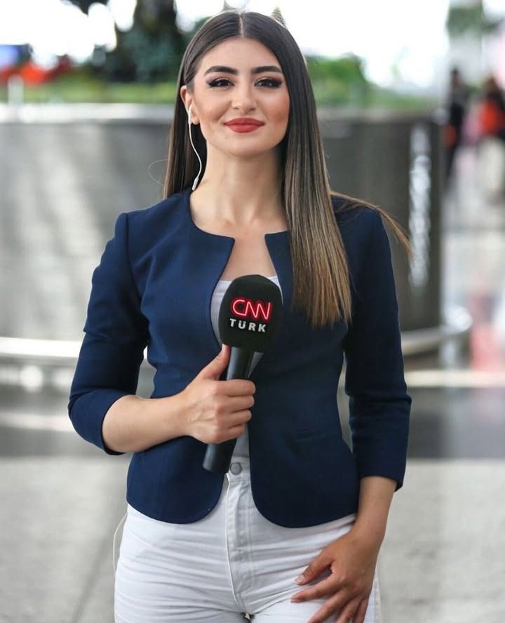 Gazetecilik yapan, haberin detayını aktardığı için hedef gösterilen ve cinsiyetçi saldırılara maruz kalan <a href="/merve_tokaz/">Merve tokaz</a> yalnız değildir. Tarafsız gazeteciliğin yanındayız.