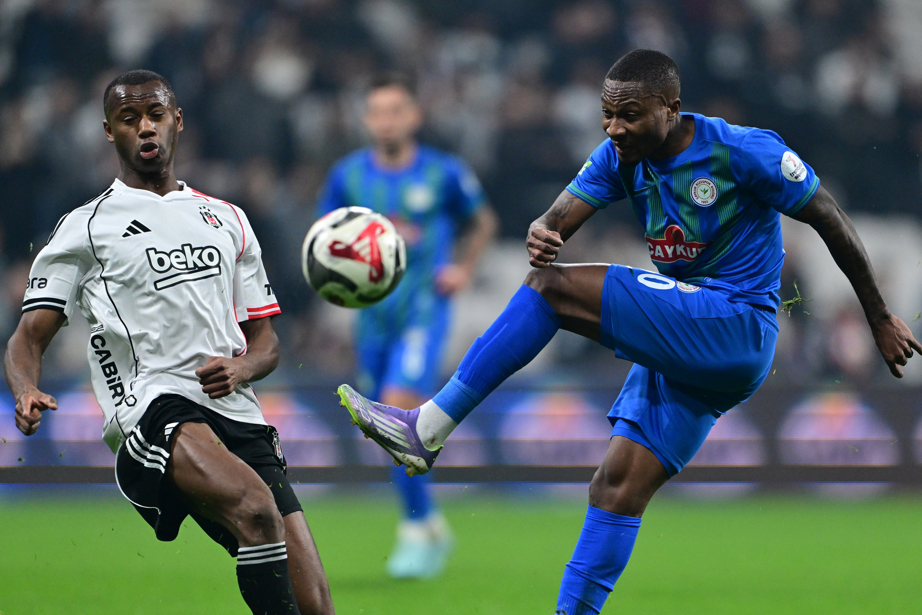 Beşiktaş'tan VAR çıkışı: "Tiyatro devam ediyor!"