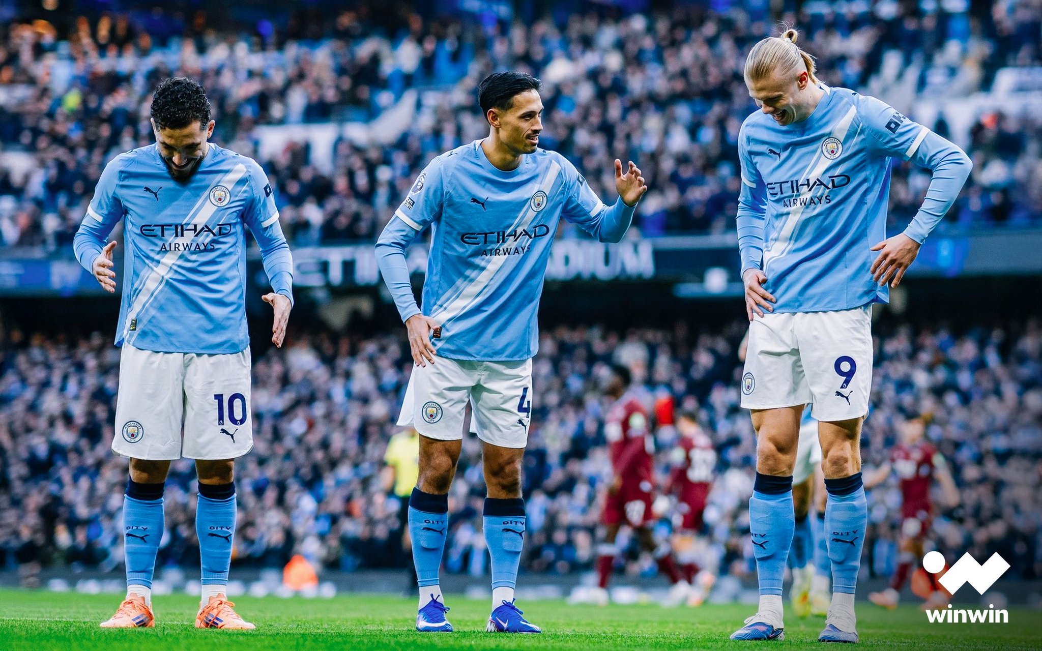 رقصة الروبوت. هالاند وريان شرقي احتفلا على طريقة تيجاني رينديرز بعد تسجيله في شباك وست هام 