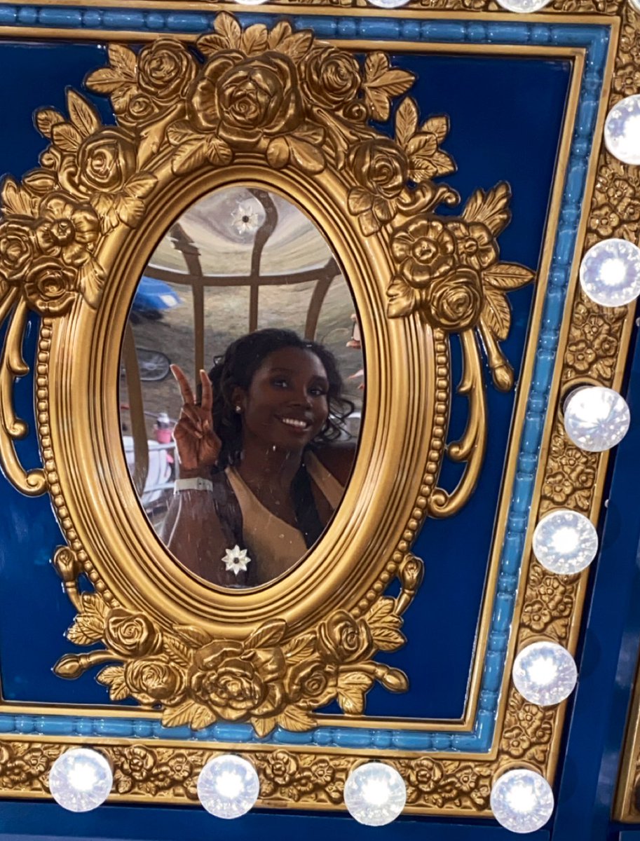 BBtheMistress's tweet photo. Me 🤝🏾 ✌🏾 https://t.co/rNKXwENWWJ