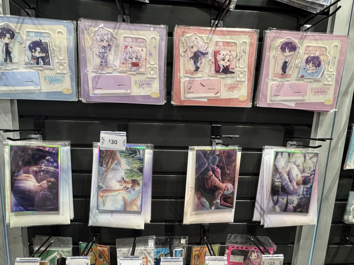 LaReinaCreole's tweet image. Sooo…I found #LoveAndDeepspace merch at #HolMat and soooo many people looking ‘ashamed’ about checking it out 🤣