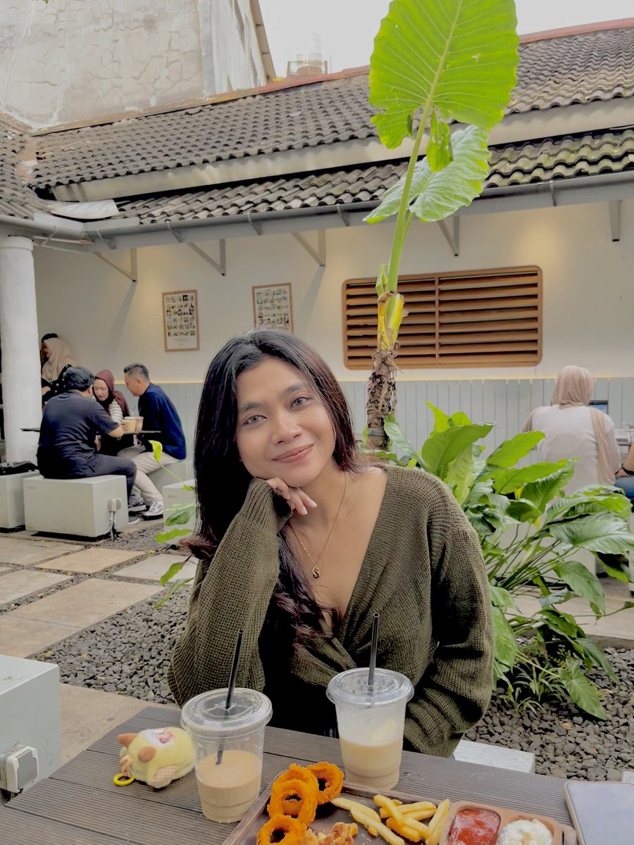 cizzcakee's tweet image. 💫