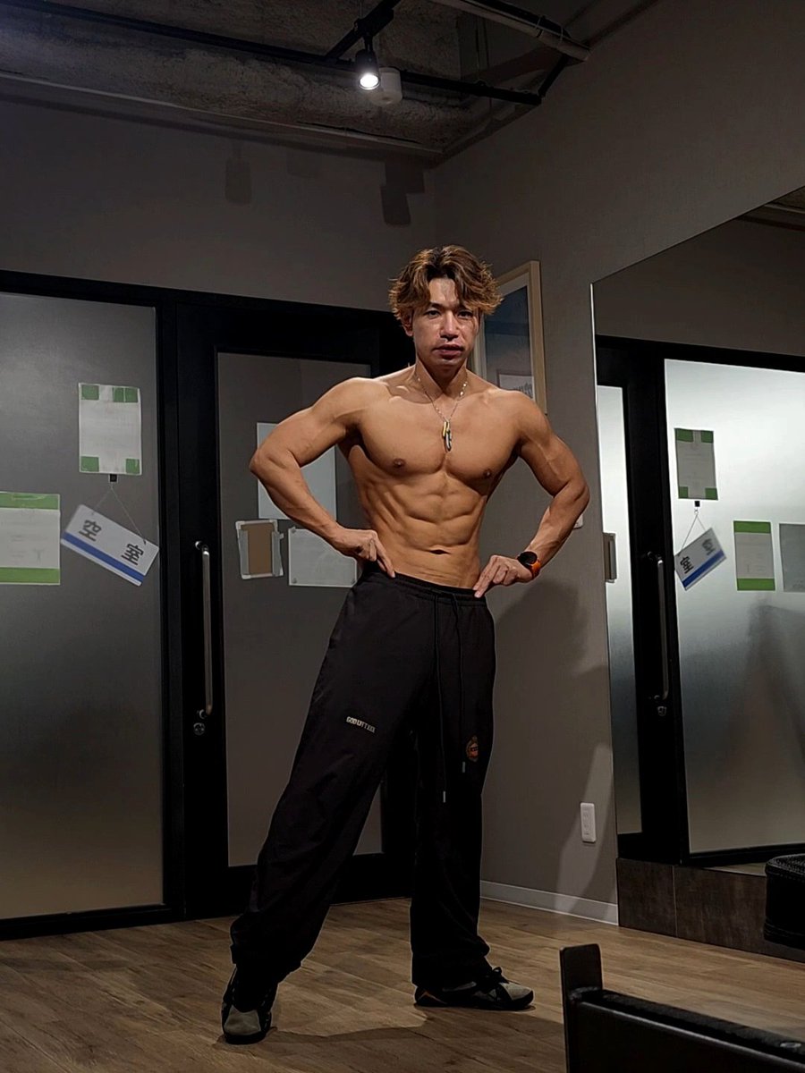 Six pack ボディーメイク メイクブラシで大人気のSIXPLUSと美容クリエイターCHIE HIDAKAのコラボ