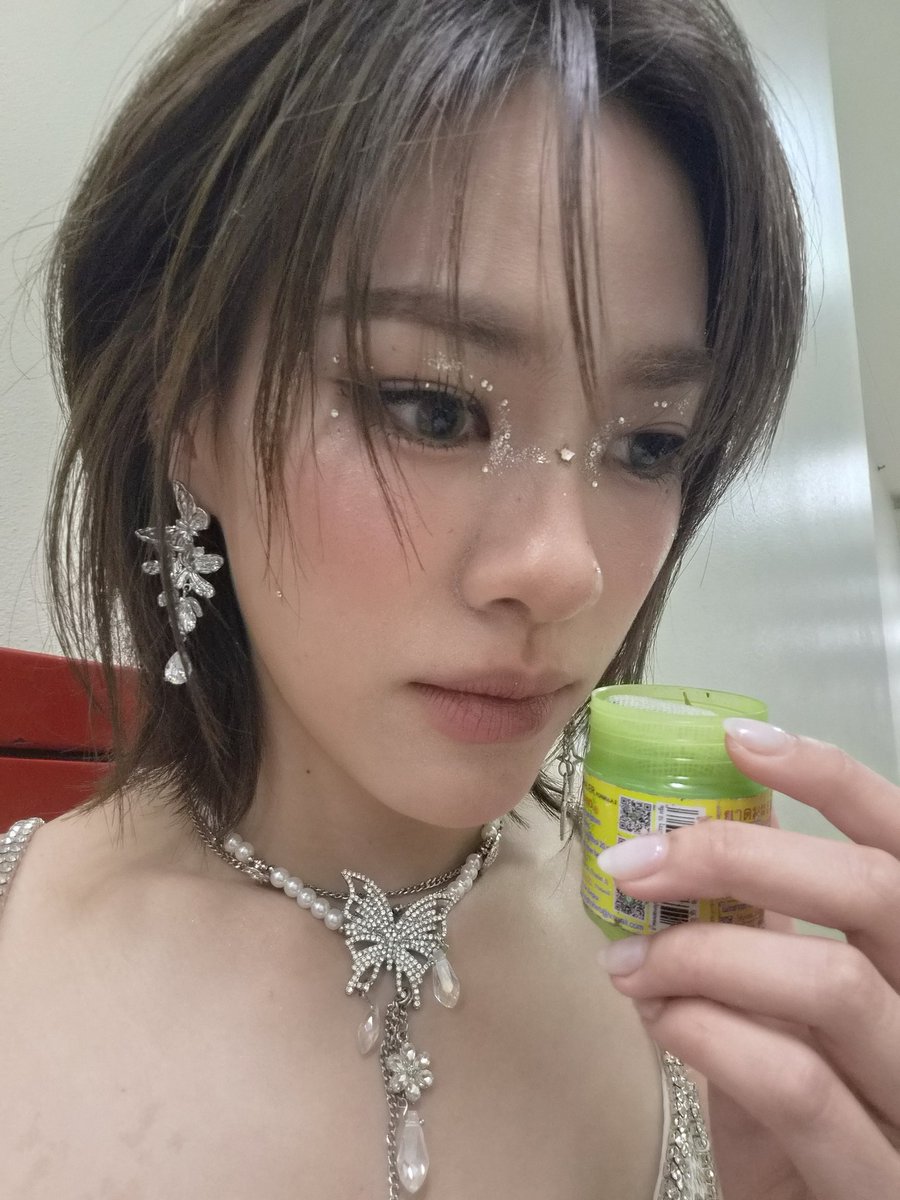 ขอบคุณทุกคนที่มาวันนี้มากๆนะคะ สนุกมากๆ ชอบกันมั้ยคะะ ก่อนไปร้องมากกว่าที่รัก ขอแวะดมยาดมนิส ตื่นเต้นมาก ผ่านไปได้แล้วฮือ เจอกันใหม่ปีหน้านะค้า🤍 #GMMTVStarlympics2025