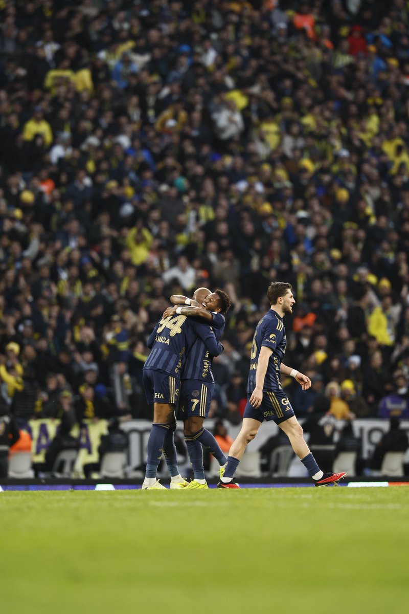 Fred08oficial's tweet image. Strong win away from home to close the year the right way. Proud of the team and the performance. All glory to God. 🙏🏾