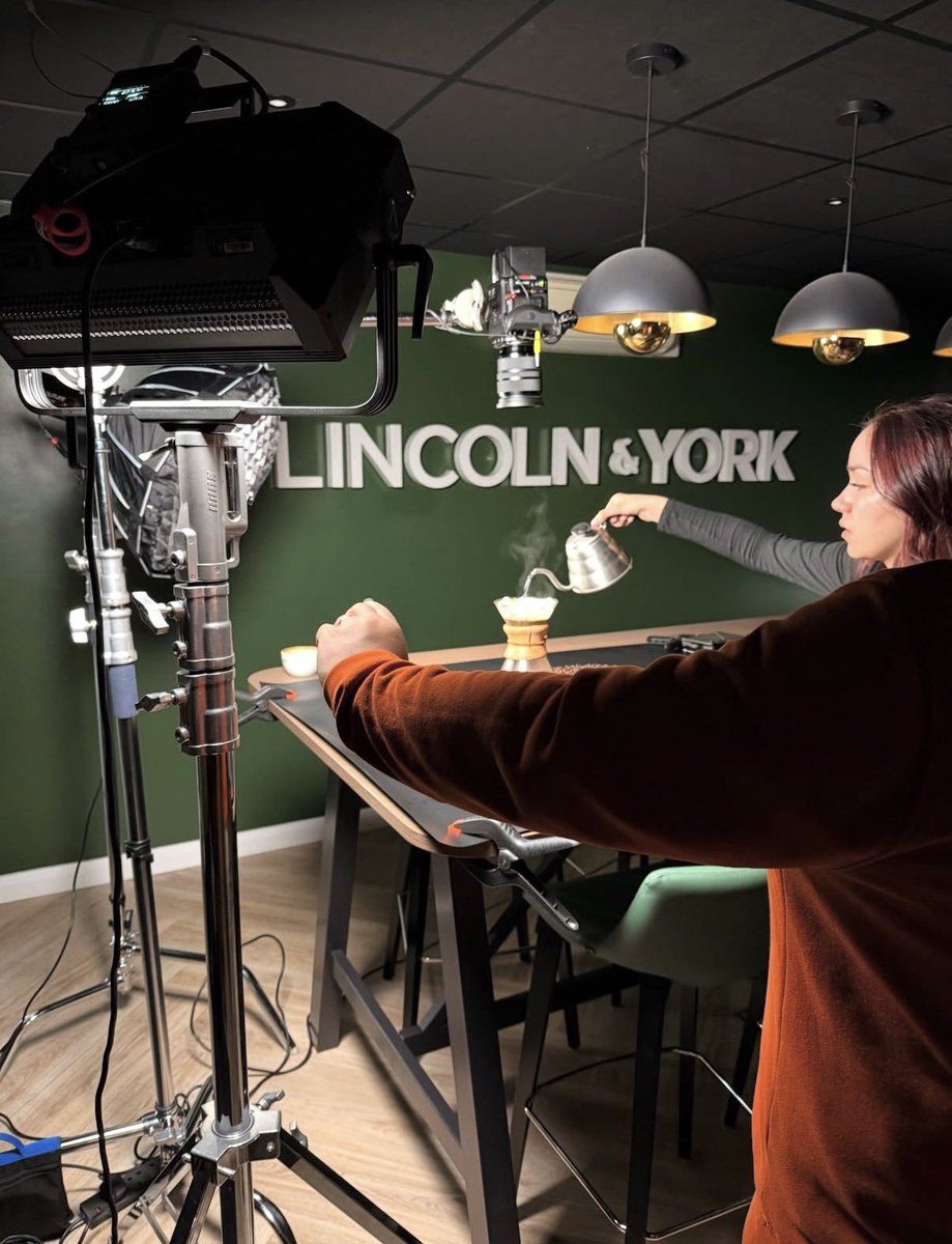 know.film tweet media